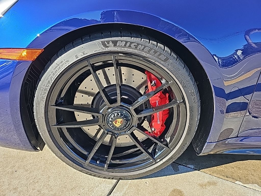 2023 Porsche 911 Carrera GTS 21