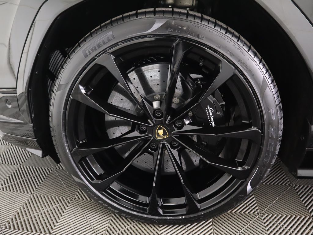 Thumbnail: 2024 Lamborghini Urus - 31