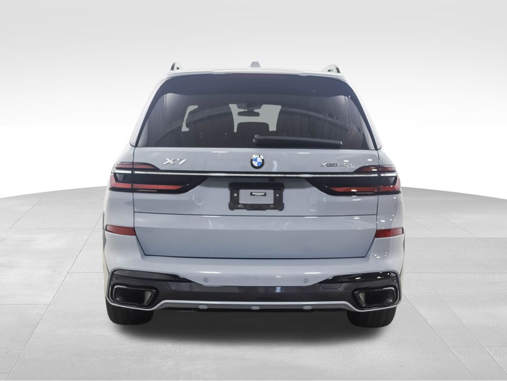 Thumbnail: 2023 BMW X7 - 4