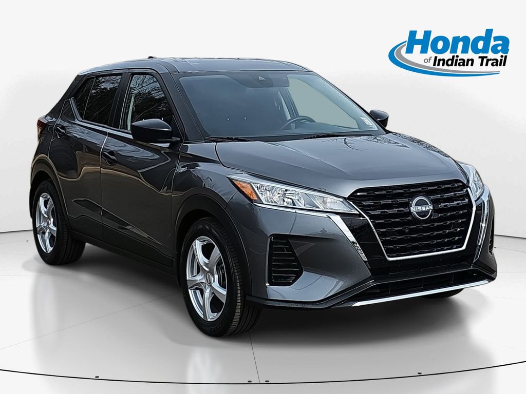 Gray (Gun Metallic) 2025 Nissan Kicks Play S FWD SUV / Crossover Front-Wheel Drive Continuously Variable Transmission