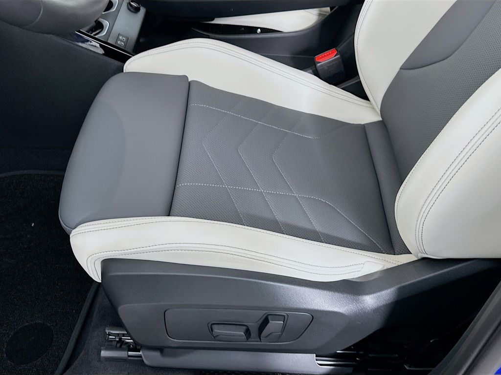 Thumbnail: 2026 BMW X2 - 21