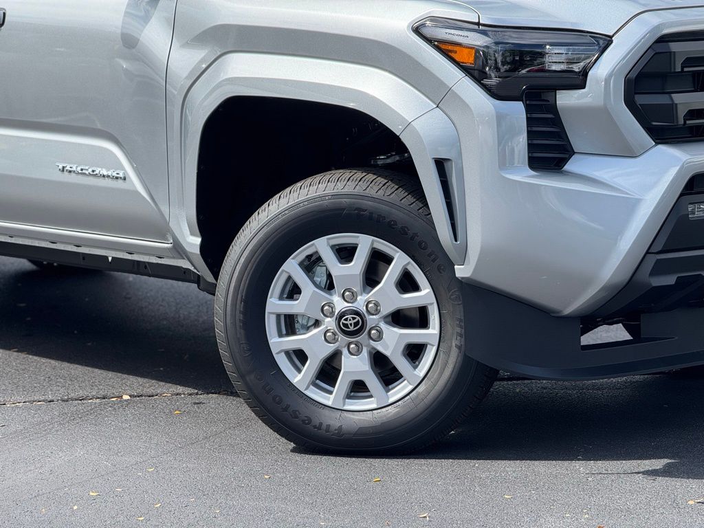 2025 Toyota Tacoma SR5 Double Cab photo 3