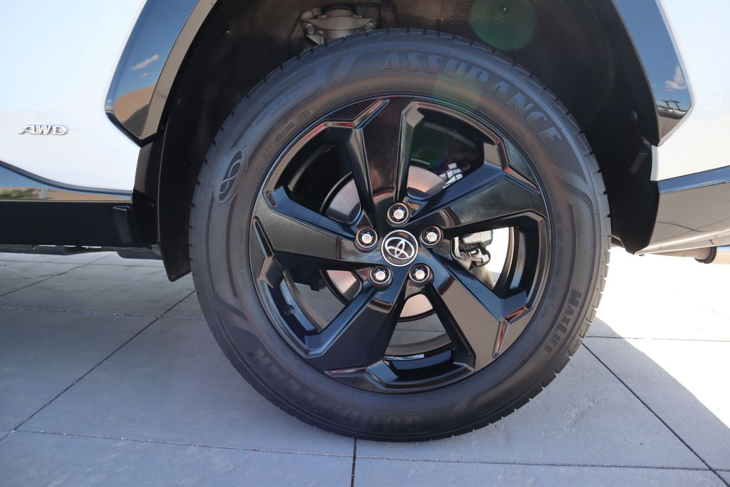 Thumbnail: 2020 Toyota RAV4 - 29