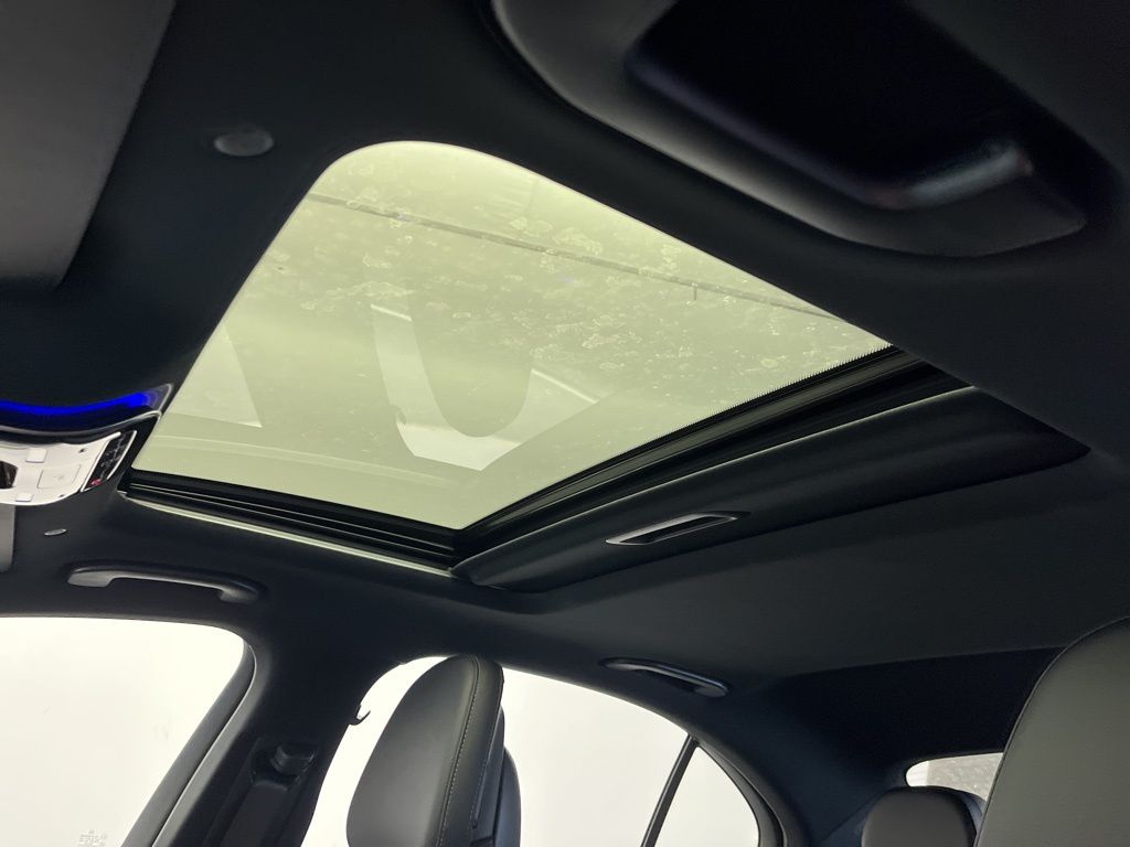 Thumbnail: 2025 Mercedes-Benz C-Class - 22