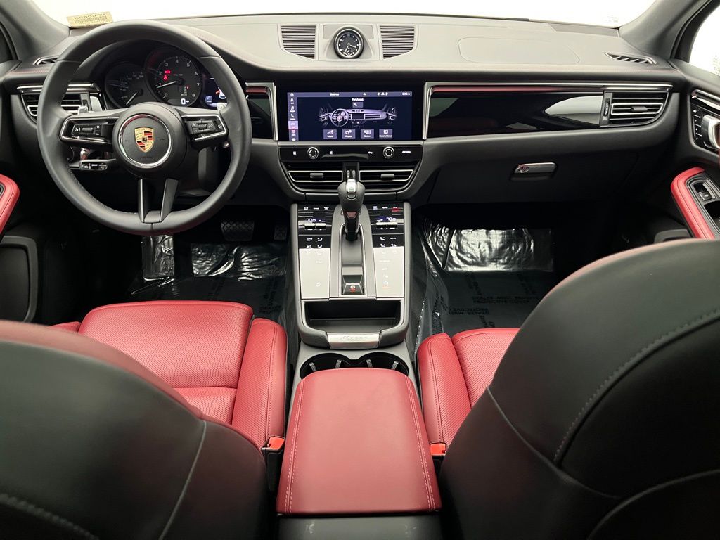 Thumbnail: 2024 Porsche Macan - 29