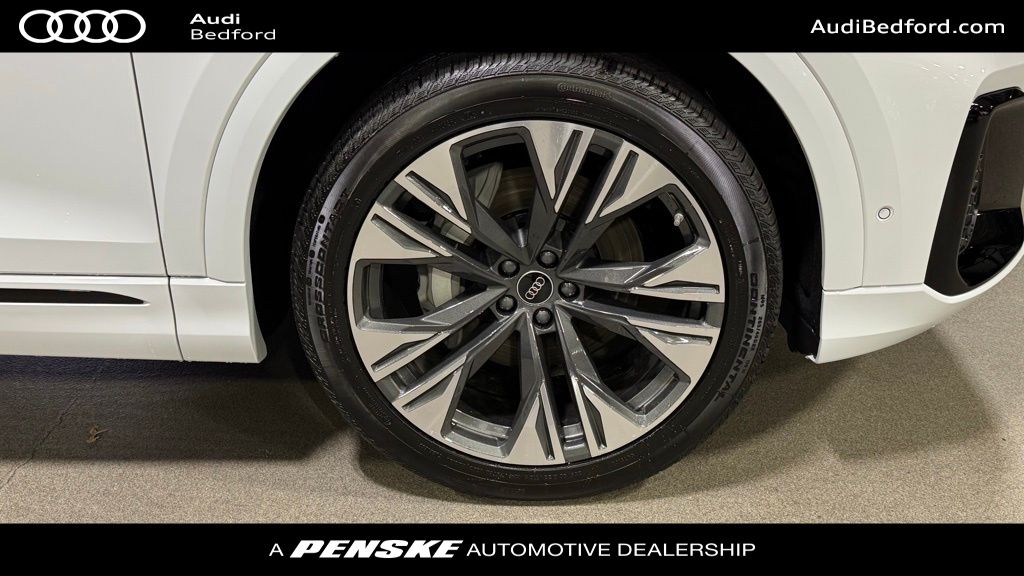 Thumbnail: 2026 Audi Q8 - 8