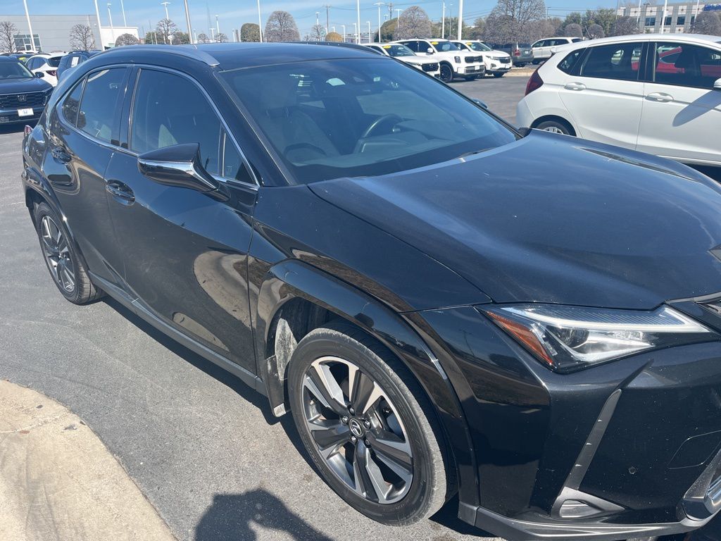 Thumbnail: 2022 Lexus UX - 3