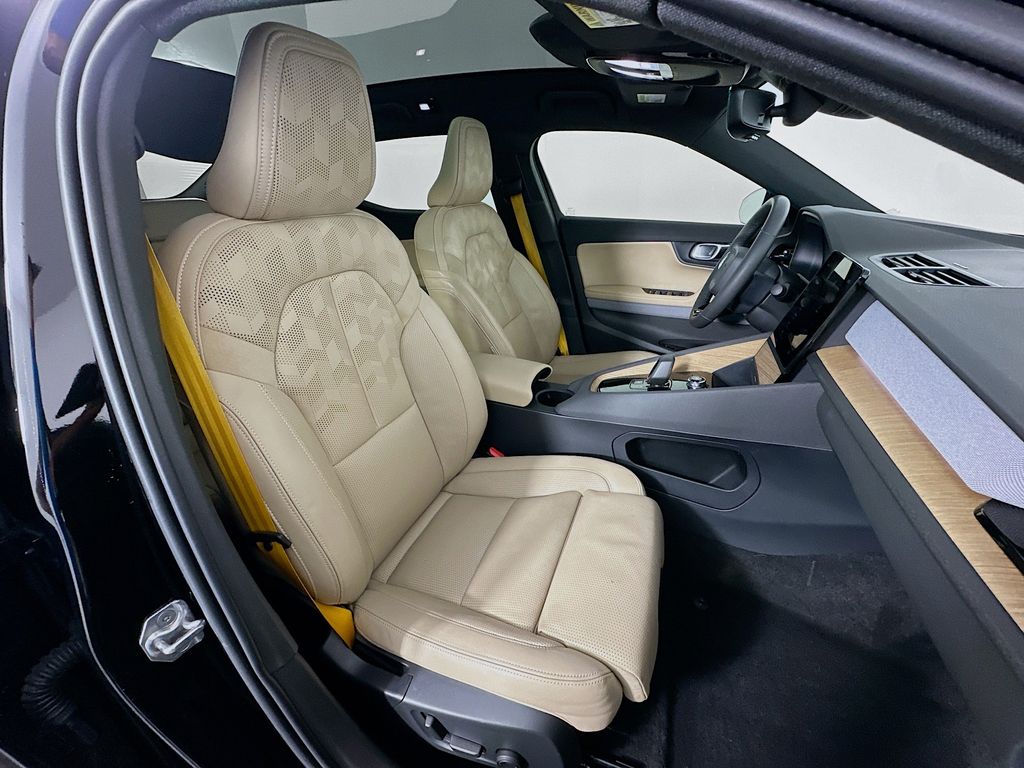 Thumbnail: 2022 Polestar 2 - 28