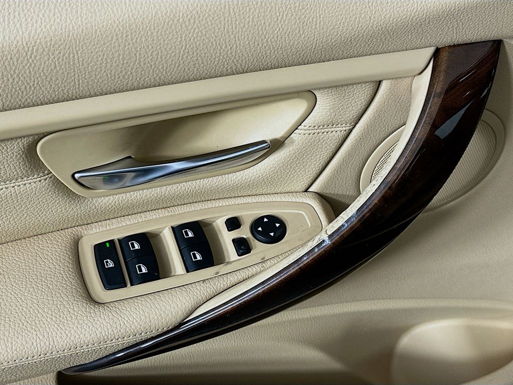2015 BMW 3 Series 328i 17