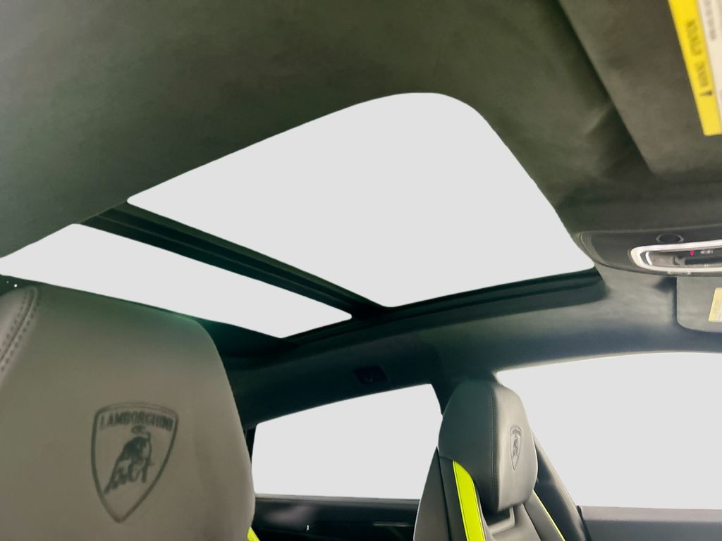 Thumbnail: 2025 Lamborghini Urus - 17