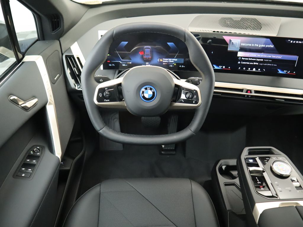2025 BMW iX xDrive50 10