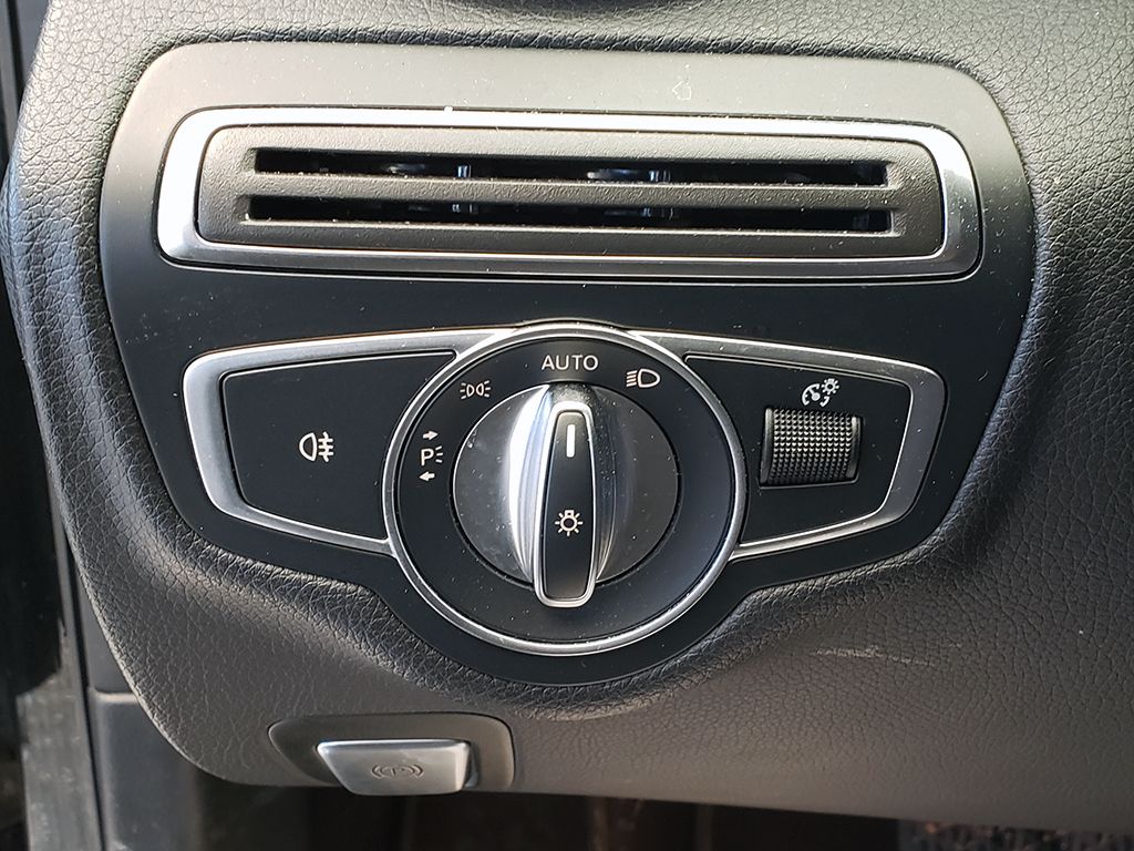 Thumbnail: 2017 Mercedes-Benz C-Class - 13