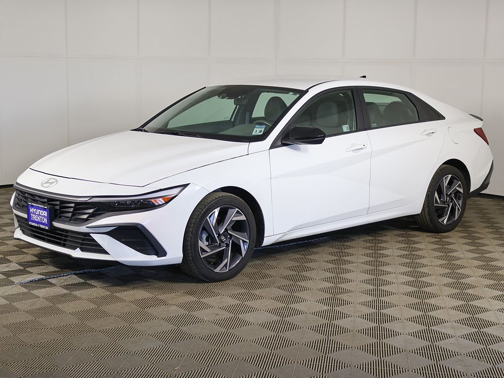 Certified Used 2025 White Hyundai SEL Sport image 7