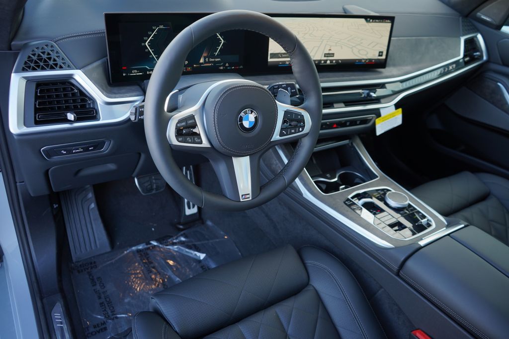 2025 BMW X7 xDrive40i 13