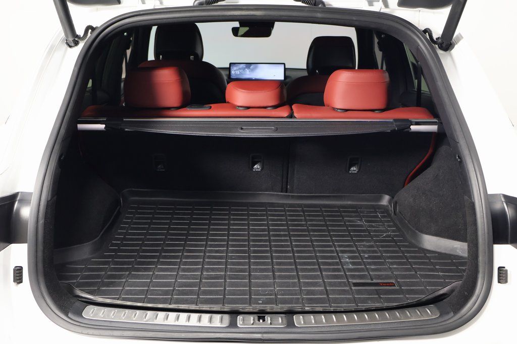 Thumbnail: 2023 Genesis GV70 - 14