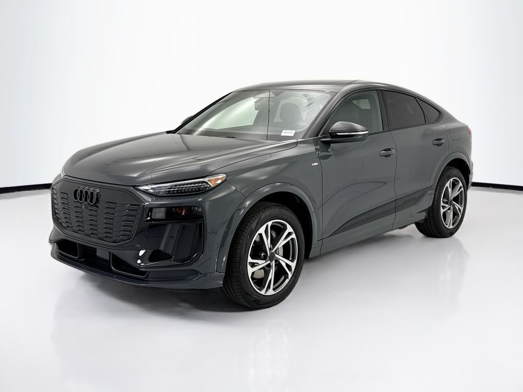 Thumbnail: 2027 Audi Q6 e-tron - 1