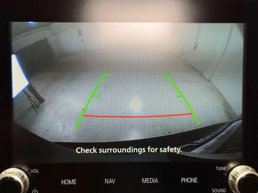 Used 2025 Labrador Black Pearl Mitsubishi SE image 14