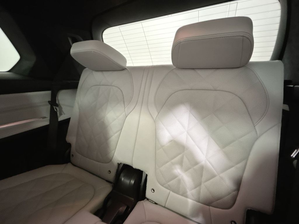 Thumbnail: 2026 BMW X7 - 22