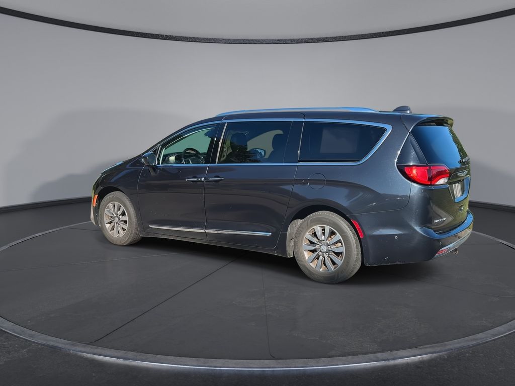 Thumbnail: 2019 Chrysler Pacifica - 6