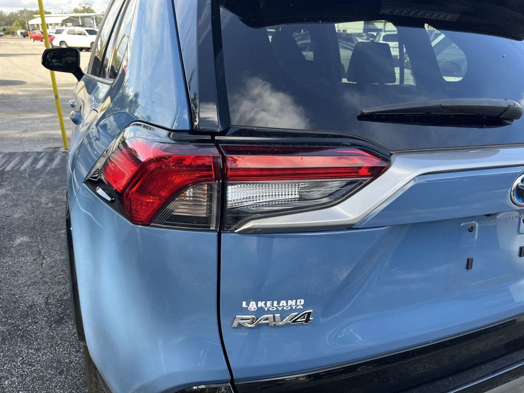 2023 Toyota RAV4 Hybrid XSE 7