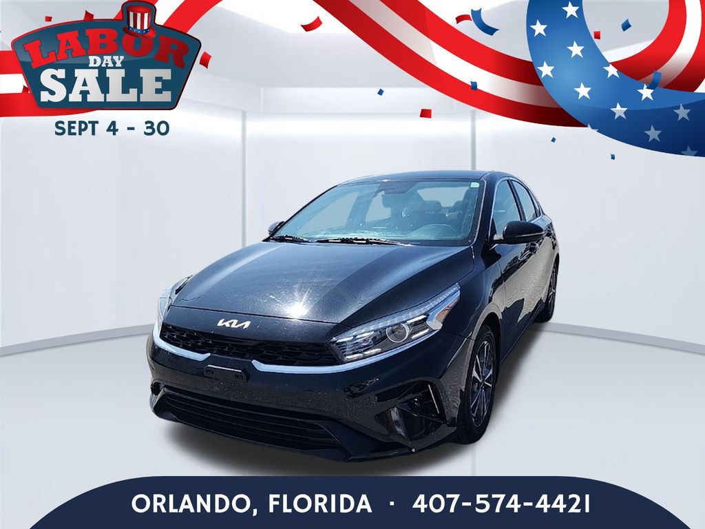 Snow White Pearl 2023 Kia Forte Sedan Front-Wheel Drive 
