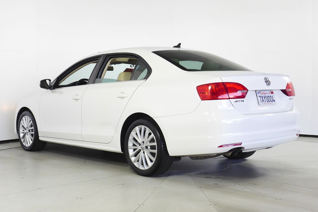 Thumbnail: 2013 Volkswagen Jetta - 9