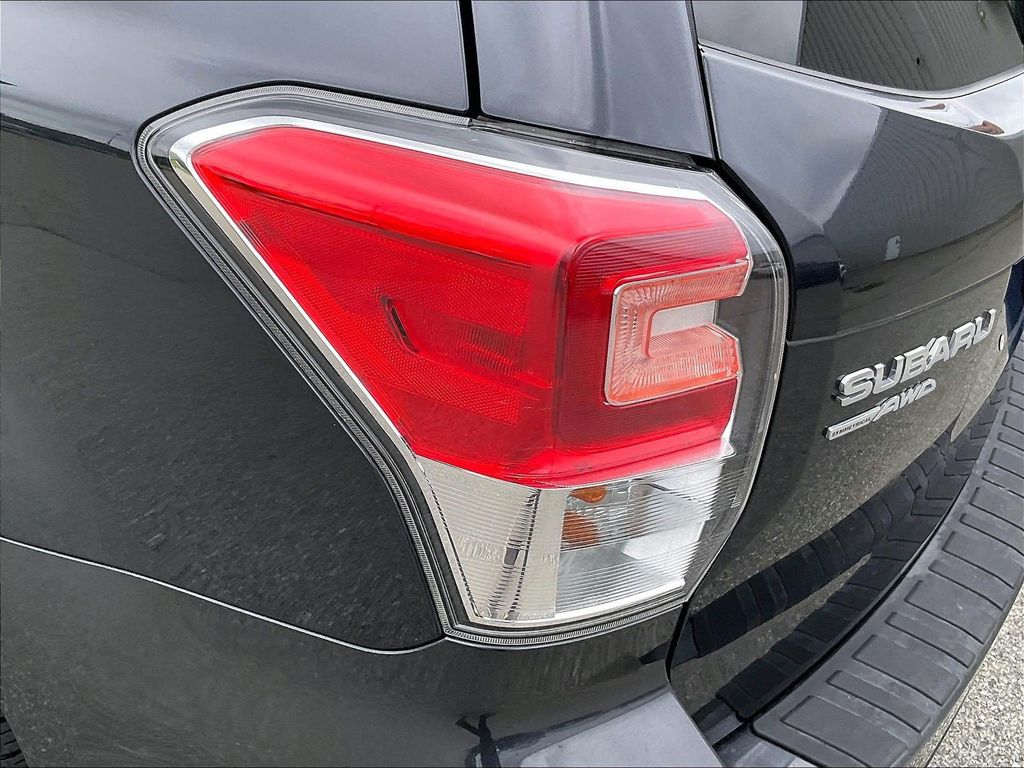 2017 Subaru Forester — photo 33