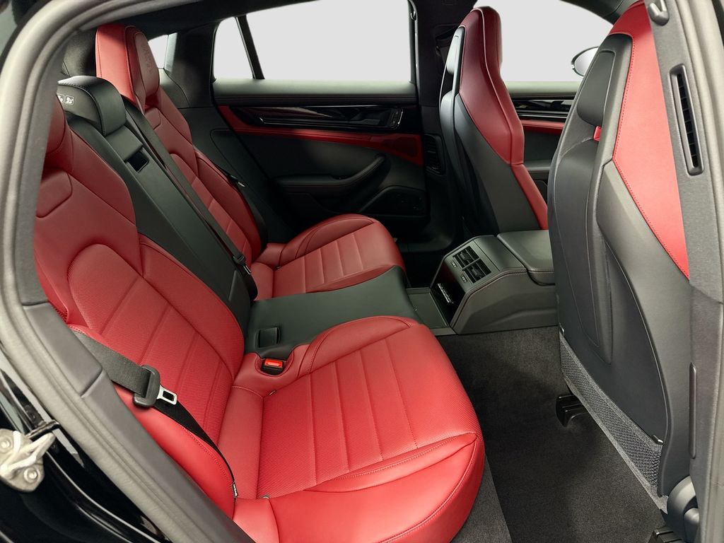 Thumbnail: 2026 Porsche Panamera - 23