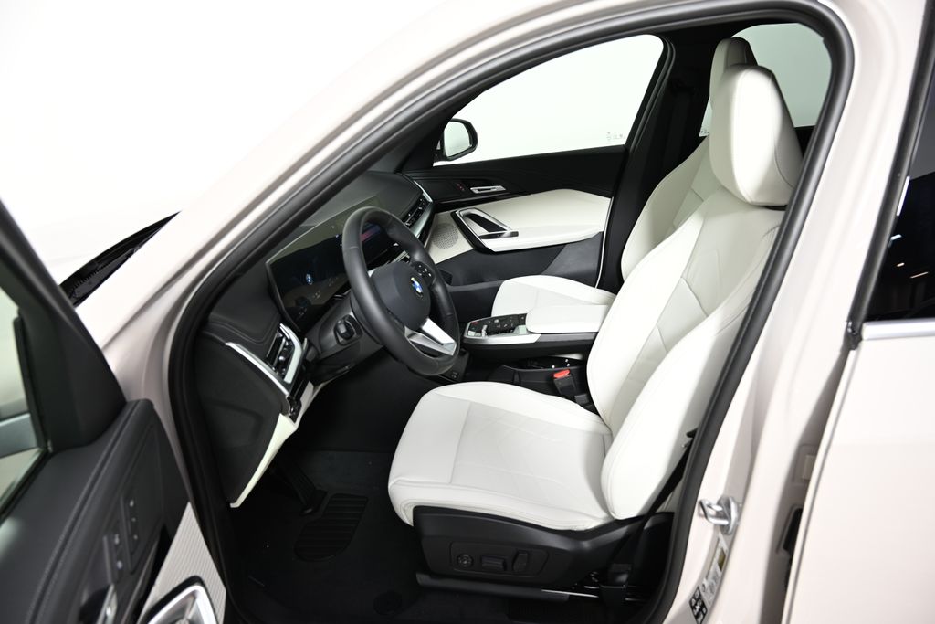 Thumbnail: 2026 BMW X1 - 14