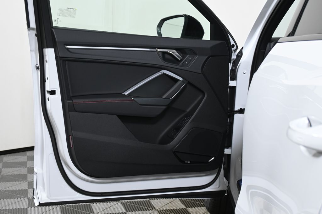 Thumbnail: 2025 Audi Q3 - 23