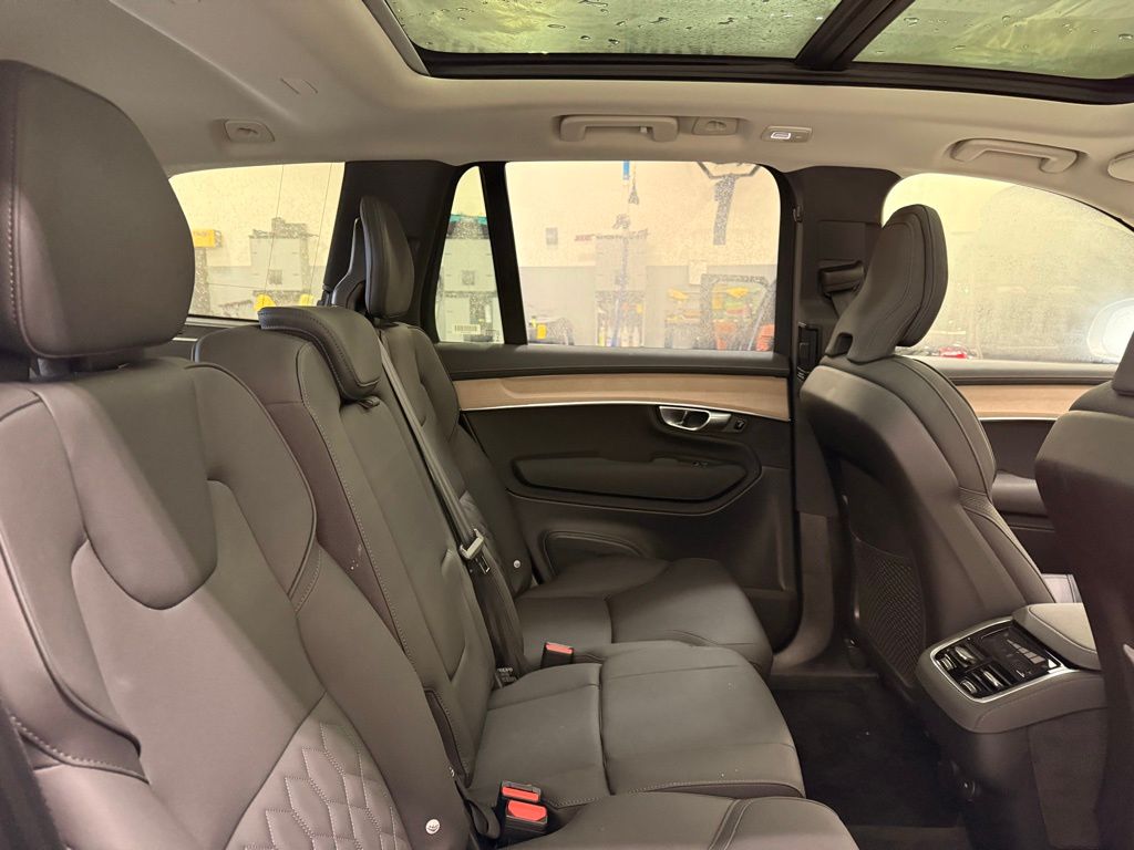 Thumbnail: 2025 Volvo XC90 - 26