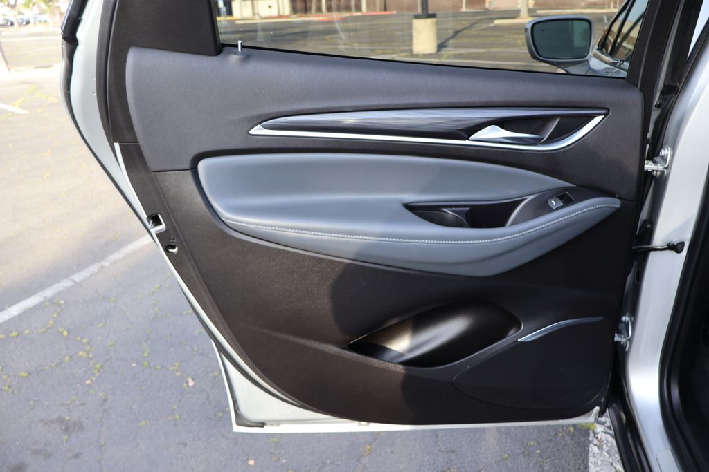 2019 Buick Enclave Essence 27