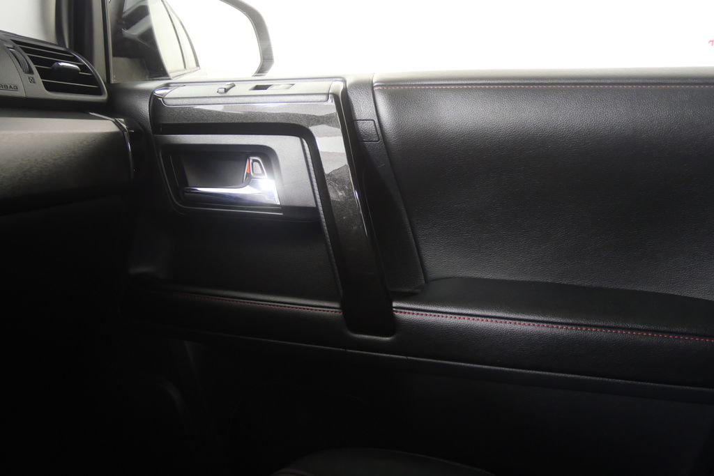 Thumbnail: 2014 Toyota 4Runner - 28