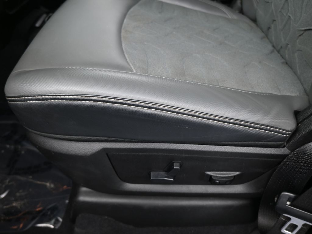 Used 2020 Billet Silver Metallic Clearcoat Ram Power Wagon image 15