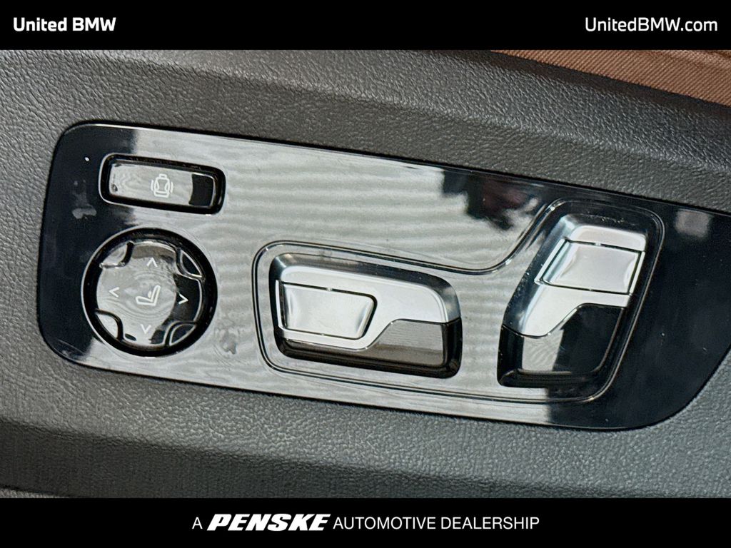 Thumbnail: 2025 BMW X7 - 4