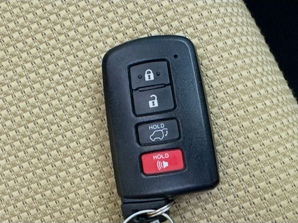 Used Car 2017 Toyota Rav4  Xle For Sale Under $25,000 In Austin, Texas