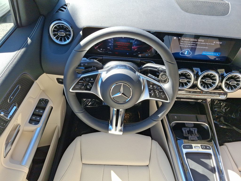 2025 Mercedes-Benz GLA 250 4MATIC 11