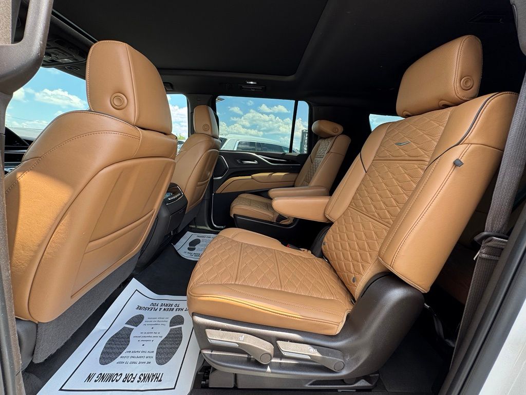 2022 Cadillac Escalade ESV Sport Crystal White - Jim Hudson Acura - Image 28