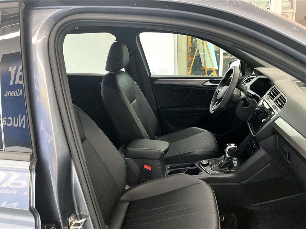 2024 Volkswagen Tiguan — photo 11