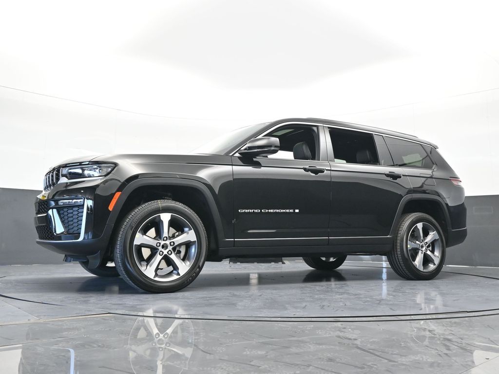 New 2026 Diamond Black Crystal Pearlcoat Jeep Limited image 54