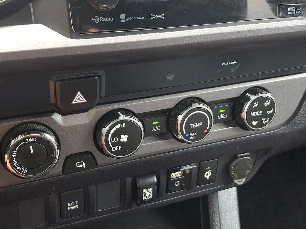 Thumbnail: 2019 Toyota Tacoma - 16