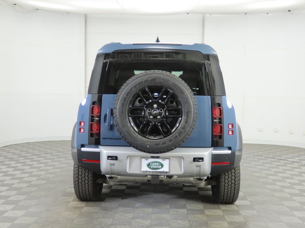 2025 Land Rover Defender 110 6