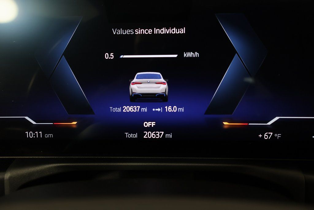Thumbnail: 2023 BMW i4 - 17