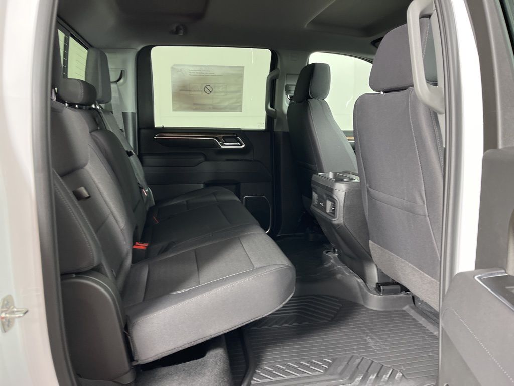 Thumbnail: 2026 Chevrolet Silverado 2500 - 15