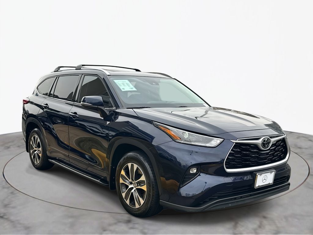 Thumbnail: 2021 Toyota Highlander - 7