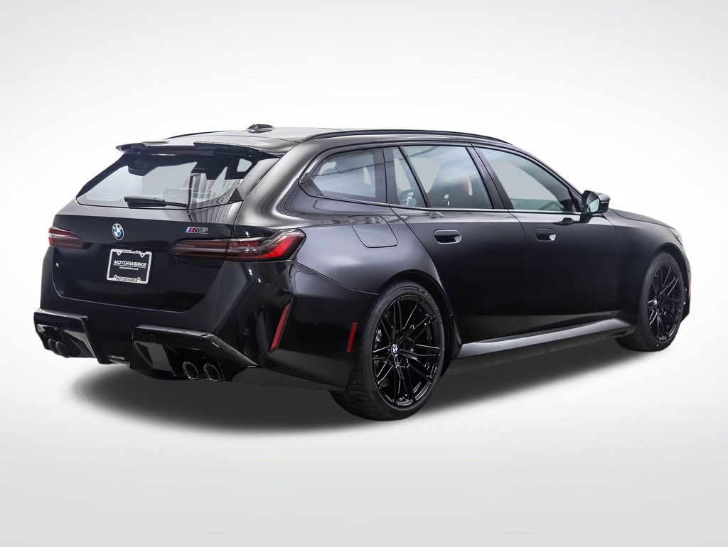 Thumbnail: 2027 BMW M5 - 6