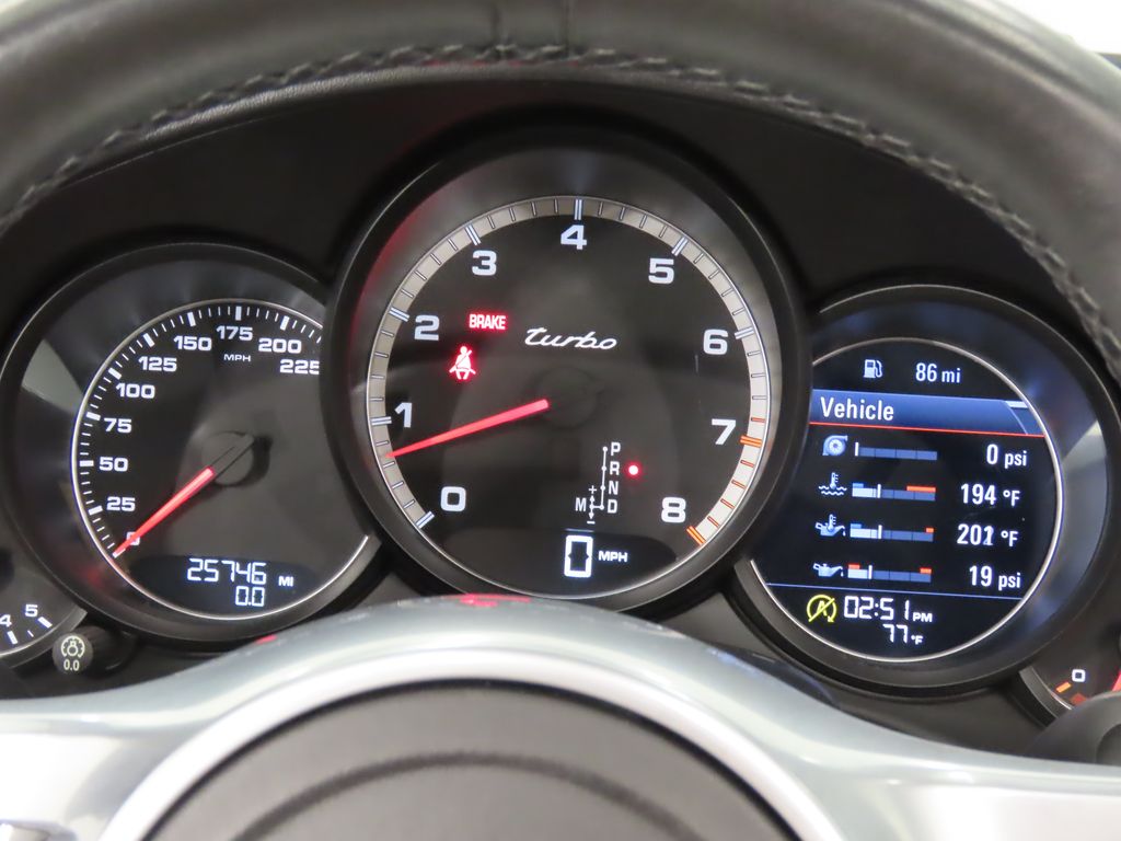 Thumbnail: 2016 Porsche 911 - 24