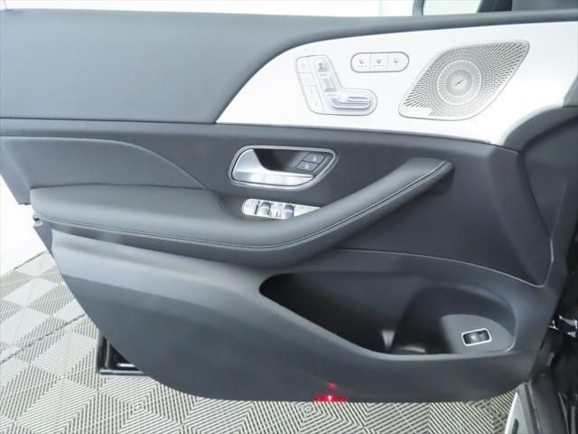 Thumbnail: 2026 Mercedes-Benz GLS - 27