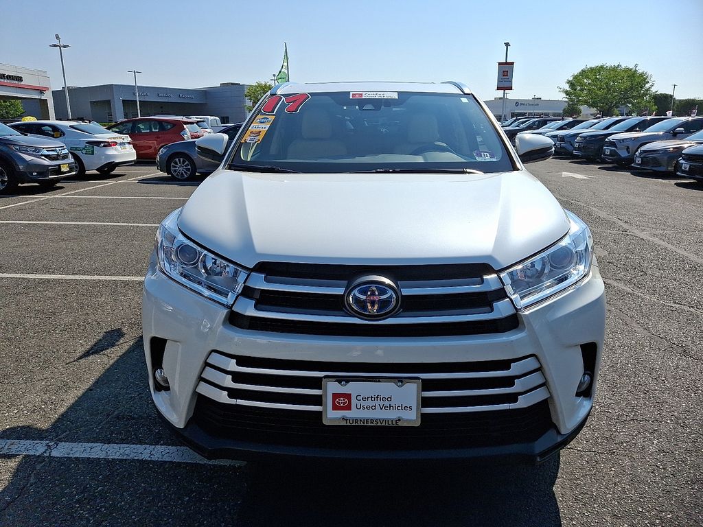 Thumbnail: 2017 Toyota Highlander - 2