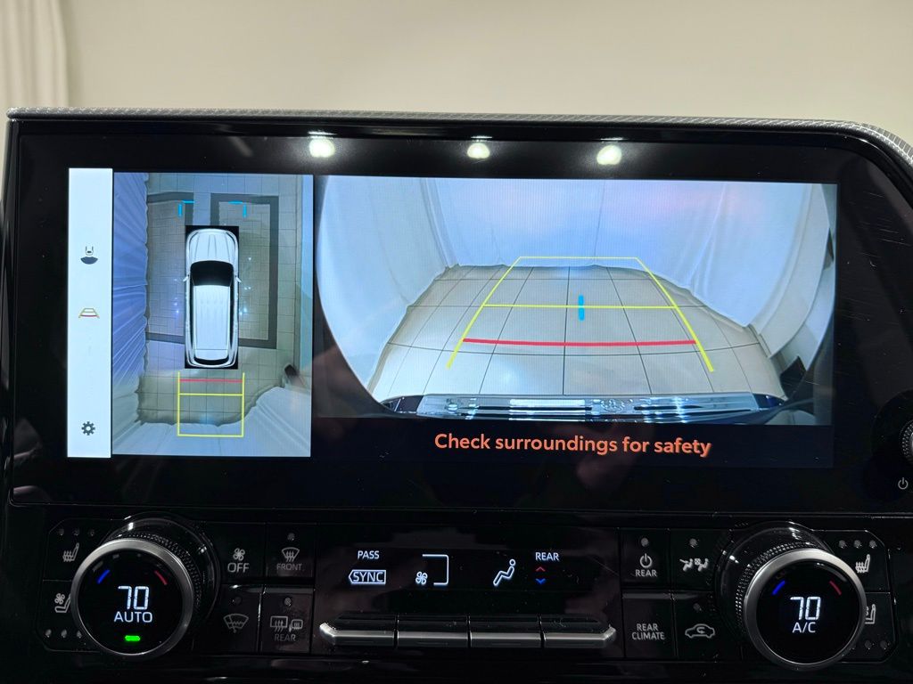 Thumbnail: 2025 Toyota Highlander - 30